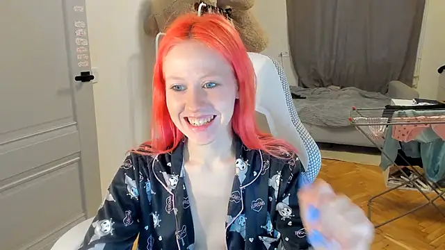 Snapshot of Silly__Milly chatting on 02-01-25, 12:58 Silly  Milly online show from 02-01-25, 12:58