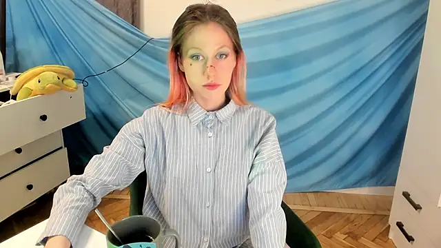 Snapshot of Silly__Milly chatting on 10-27-25, 09:16 Silly  Milly online show from 10-27-25, 09:16