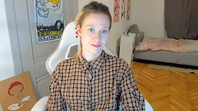 Snapshot of Silly__Milly chatting on 12-10-24, 05:22 Silly  Milly online show from 12-10-24, 05:22