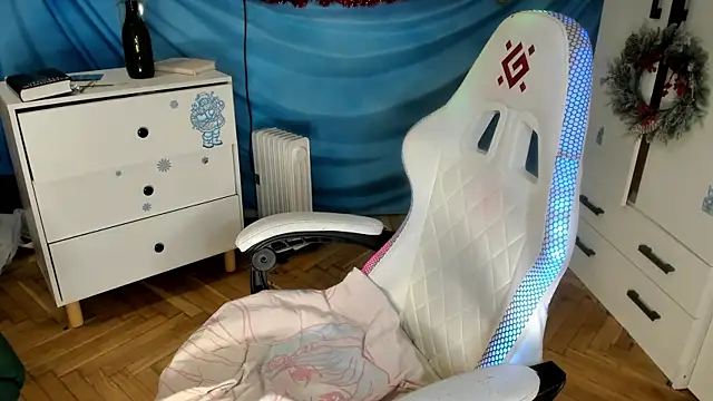 Silly  Milly online show from 11-27-25, 04:40