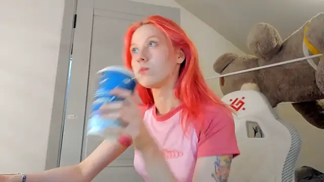 Snapshot of Silly__Milly chatting on 02-10-25, 02:48 Silly  Milly online show from 02-10-25, 02:48