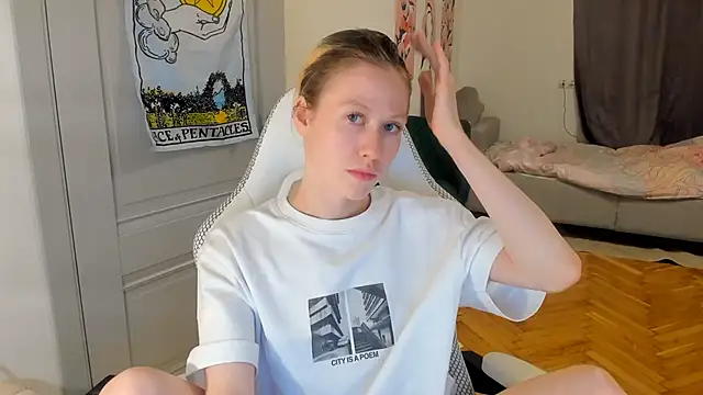 Snapshot of Silly__Milly chatting on 12-05-24, 05:01 Silly  Milly online show from 12-05-24, 05:01