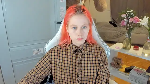 Snapshot of Silly__Milly chatting on 03-10-25, 04:46 Silly  Milly online show from 03-10-25, 04:46