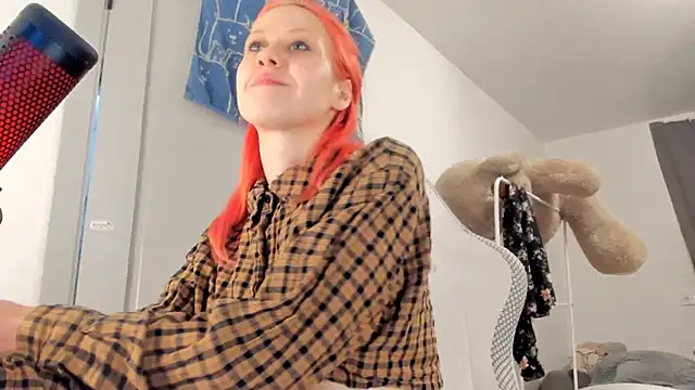 Snapshot of Silly__Milly chatting on 02-02-25, 02:56 Silly  Milly online show from 02-02-25, 02:56