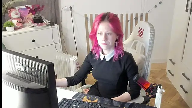 Silly  Milly online show from 02-06-26, 04:58