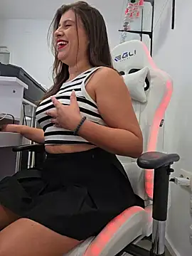 GatitaXD27 online show from 10-28-25, 10:25