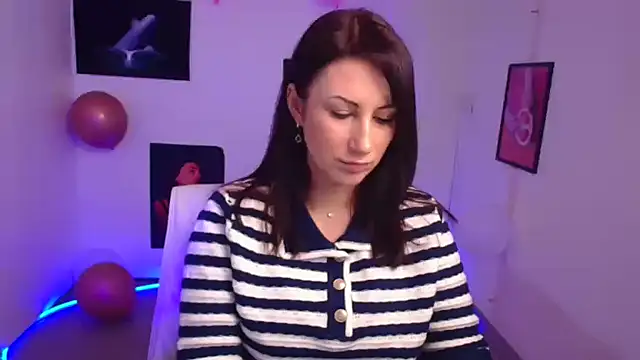Snapshot of Loren_Moa chatting on 03-19-25, 12:45 Loren Moa online show from 03-19-25, 12:45