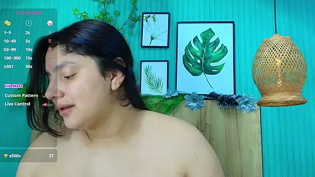 Snapshot of george_jonnes chatting on 12-22-25, 10:15 george jonnes online show from 12-22-25, 10:15