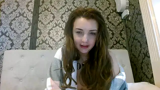Snapshot of LucyLuxee19 chatting on 01-20-25, 09:24 LucyLuxee19 online show from 01-20-25, 09:24