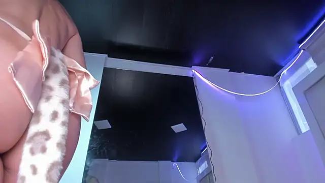 chrystal js online show from 04-08-26, 12:50