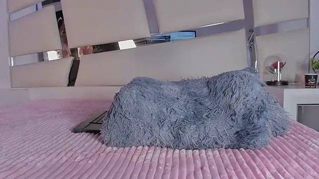 chrystal js online show from 02-12-26, 02:39