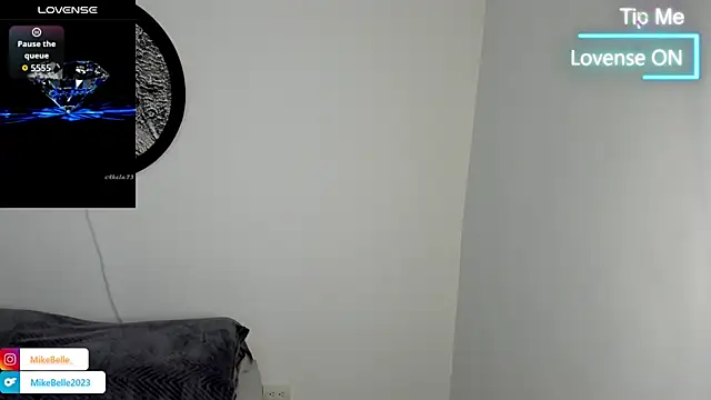 Snapshot of mike_belle chatting on 12-19-25, 01:20 mike belle online show from 12-19-25, 01:20