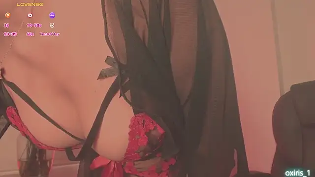 Snapshot of oxiris_1 chatting on 01-08-25, 10:48 oxiris 1 online show from 01-08-25, 10:48