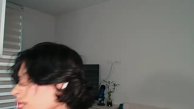 Snapshot of oxiris_1 chatting on 03-30-26, 08:21 oxiris 1 online show from 03-30-26, 08:21