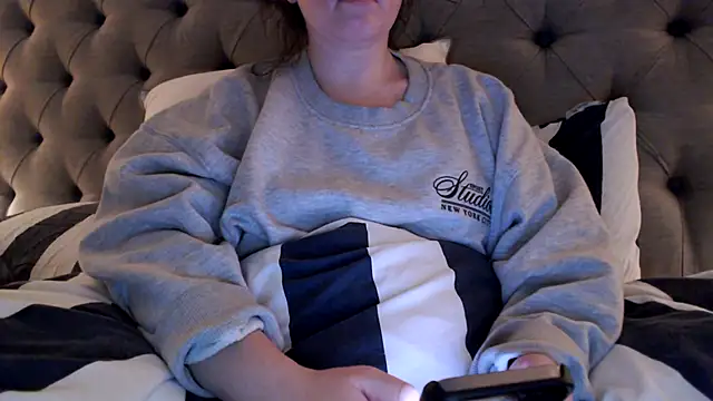 Sandysecret online show from 11-18-25, 08:01