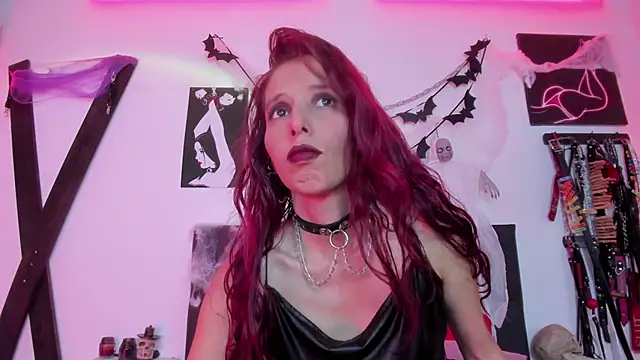 Little Naughtty online show from 10-11-25, 01:39