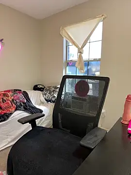 Snapshot of MsStrawbooty chatting on 12-31-24, 06:46 MsStrawbooty online show from 12-31-24, 06:46