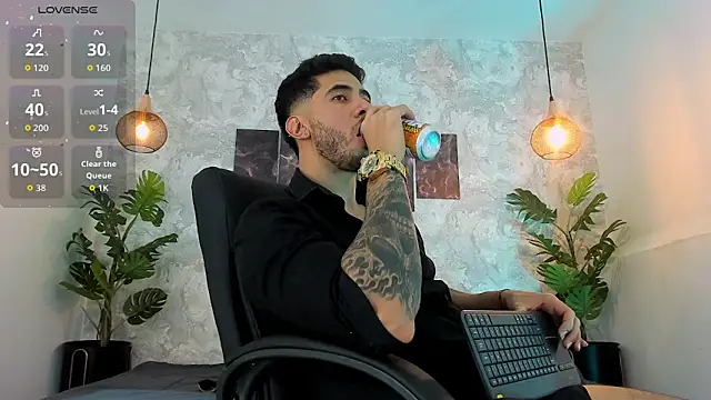 Snapshot of Nate_franco chatting on 02-28-26, 03:28 Nate franco online show from 02-28-26, 03:28