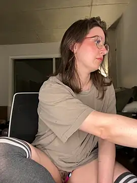 nerdynina online show from 11-05-25, 12:03