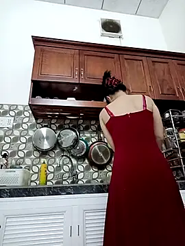    Erin    online show from 11-04-25, 03:43