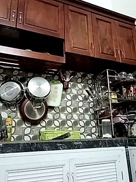    Erin    online show from 11-21-25, 02:54