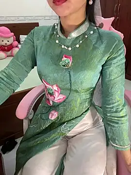 Snapshot of ___Erin___ chatting on 07-22-26, 03:08 Erin online show from 07-22-26, 03:08
