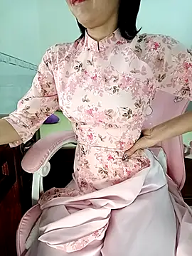    Erin    online show from 10-27-25, 03:24