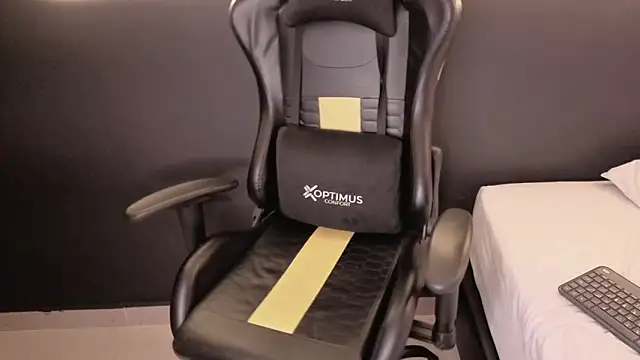 Snapshot of samanthaevanss1 chatting on 02-24-26, 02:12 samanthaevanss1 online show from 02-24-26, 02:12