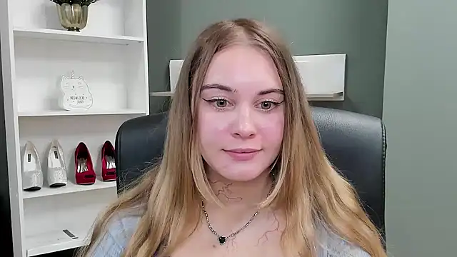 kitty valeria online show from 10-26-25, 07:53