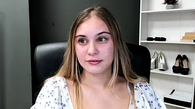Snapshot of kitty_valeria chatting on 07-27-26, 09:11 kitty valeria online show from 07-27-26, 09:11