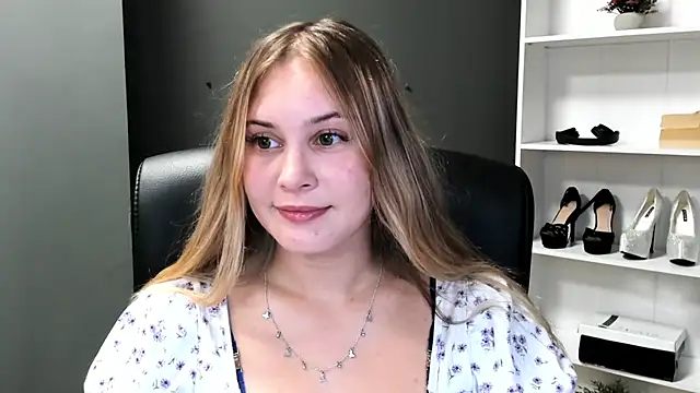 Snapshot of kitty_valeria chatting on 07-13-26, 09:03 kitty valeria online show from 07-13-26, 09:03