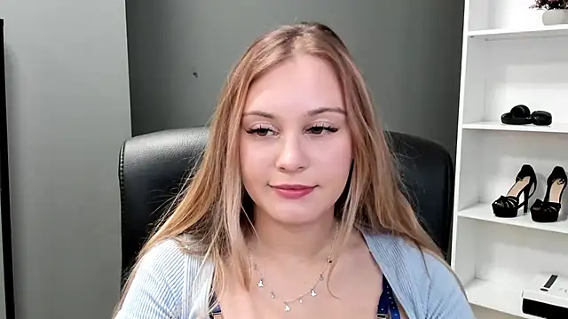 Snapshot of kitty_valeria chatting on 05-10-26, 01:36 kitty valeria online show from 05-10-26, 01:36