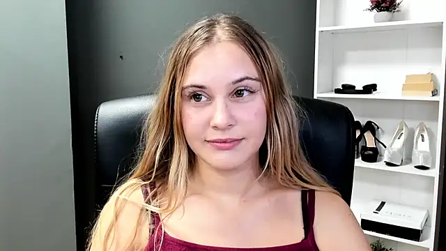 Snapshot of kitty_valeria chatting on 07-09-26, 04:28 kitty valeria online show from 07-09-26, 04:28