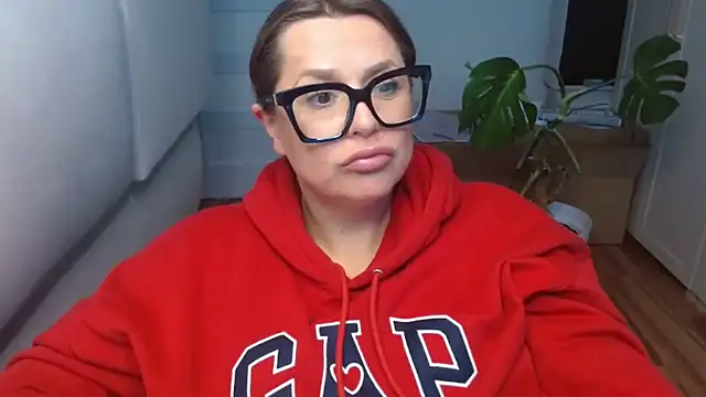 Snapshot of teaseDiana chatting on 10-06-25, 06:41 teaseDiana online show from 10-06-25, 06:41