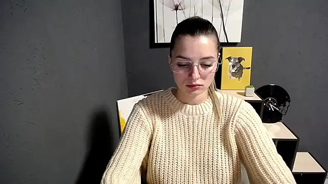 Snapshot of lady_olivia_ chatting on 10-28-25, 02:27 lady olivia  online show from 10-28-25, 02:27