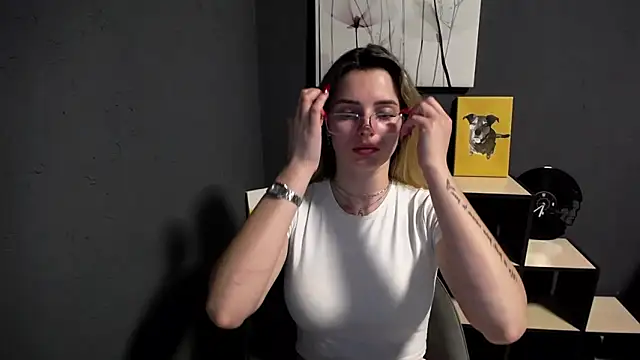 Snapshot of lady_olivia_ chatting on 05-19-26, 01:18 lady olivia online show from 05-19-26, 01:18
