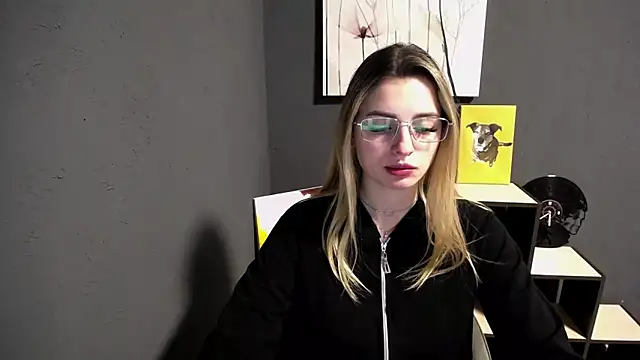Snapshot of lady_olivia_ chatting on 04-27-26, 12:14 lady olivia online show from 04-27-26, 12:14