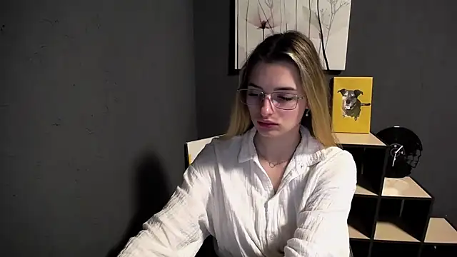 Snapshot of lady_olivia_ chatting on 04-21-26, 12:34 lady olivia online show from 04-21-26, 12:34