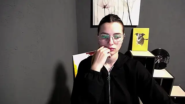Snapshot of lady_olivia_ chatting on 05-15-26, 12:36 lady olivia online show from 05-15-26, 12:36
