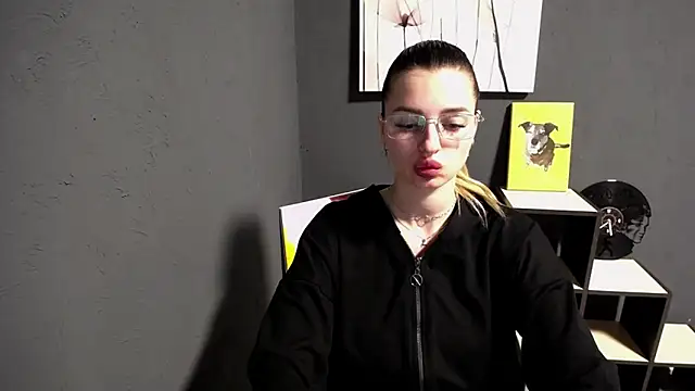 Snapshot of lady_olivia_ chatting on 05-21-26, 12:24 lady olivia online show from 05-21-26, 12:24