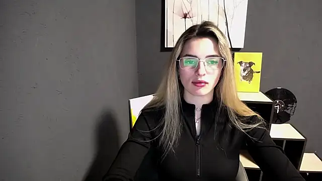 Snapshot of lady_olivia_ chatting on 04-23-26, 01:13 lady olivia online show from 04-23-26, 01:13