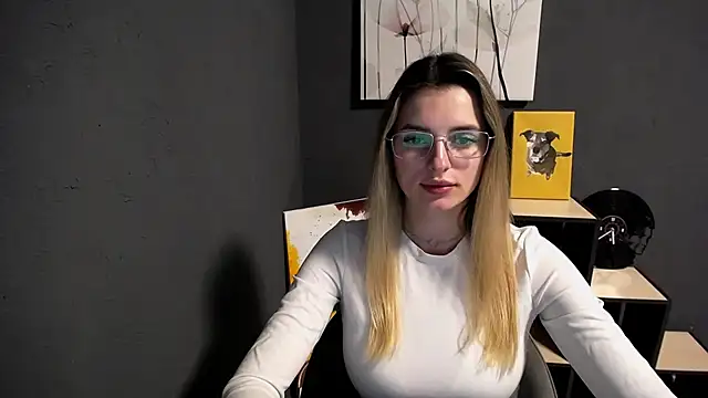 Snapshot of lady_olivia_ chatting on 05-11-26, 02:45 lady olivia online show from 05-11-26, 02:45