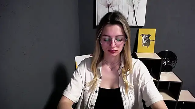 Snapshot of lady_olivia_ chatting on 05-20-26, 12:35 lady olivia online show from 05-20-26, 12:35