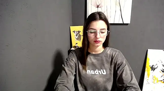 Snapshot of lady_olivia_ chatting on 02-17-25, 01:33 lady olivia  online show from 02-17-25, 01:33