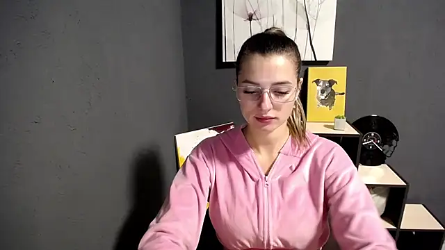 Snapshot of lady_olivia_ chatting on 09-16-25, 03:35 lady olivia  online show from 09-16-25, 03:35