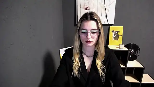 lady olivia  online show from 03-20-26, 01:45