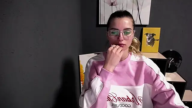 lady olivia  online show from 04-14-26, 05:51