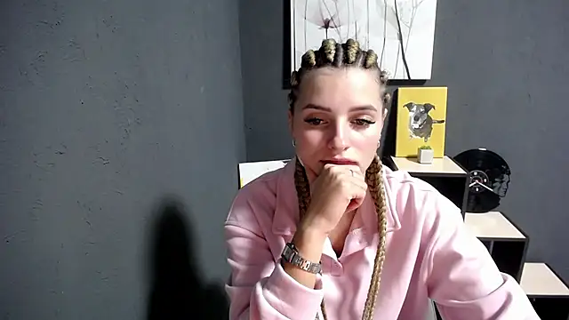 Snapshot of lady_olivia_ chatting on 10-14-25, 03:34 lady olivia  online show from 10-14-25, 03:34