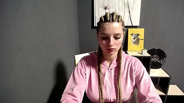 Snapshot of lady_olivia_ chatting on 10-15-25, 03:53 lady olivia  online show from 10-15-25, 03:53