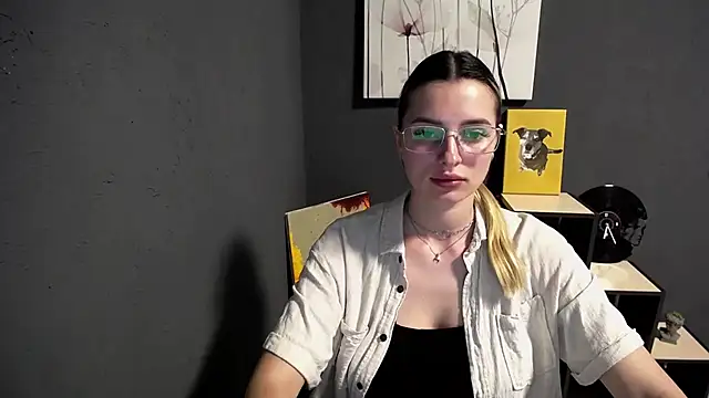 Snapshot of lady_olivia_ chatting on 05-22-26, 12:47 lady olivia online show from 05-22-26, 12:47